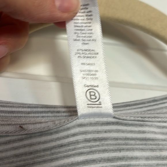 Athleta Gray and White Boxy Cap Sleeve T-Shirt - Picture 4 of 5